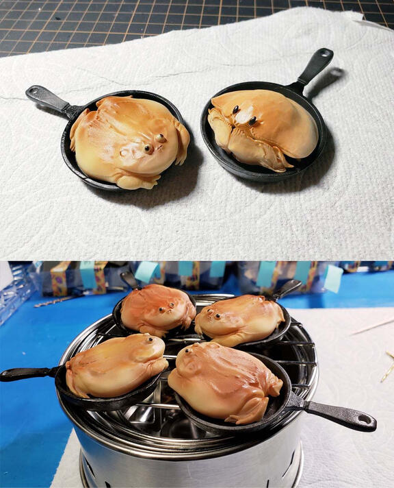 Minifigure: "Frog Pan" and "Crab Pan" (Budgett’s Frog and Shame-faced Crab)